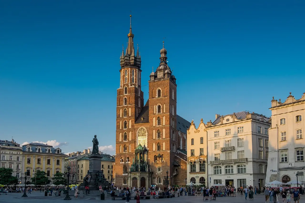 Gdzie na kawę w Krakowie? Przewodnik po klimatycznych kawiarniach miasta